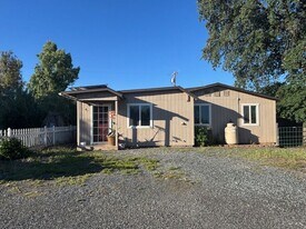 9885 Maiden Ln in Chinese Camp, CA - Building Photo