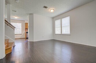 8710 Piney Creek Bend in Austin, TX - Building Photo - Building Photo