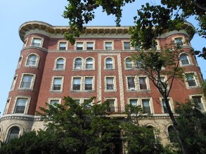 2 Ware St in Cambridge, MA - Foto de edificio - Building Photo