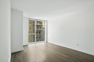 188 W Randolph St in Chicago, IL - Building Photo - Building Photo