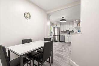 592 Trapelo Rd in Belmont, MA - Building Photo - Building Photo