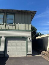 437 NE Irving Ave in Bend, OR - Building Photo - Building Photo