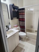 8031 W 36th Ave in Hialeah, FL - Building Photo - Building Photo