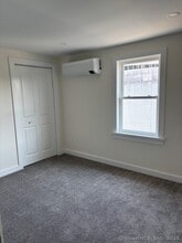 70 Dyke Ln in Stamford, CT - Building Photo - Building Photo