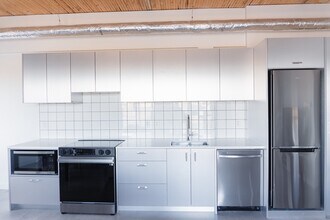 EV606 in Calgary, AB - Building Photo - Building Photo