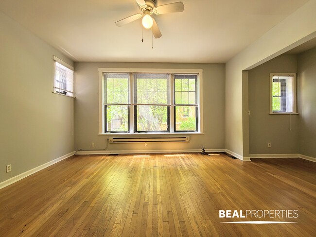 property at 721 W Barry Ave