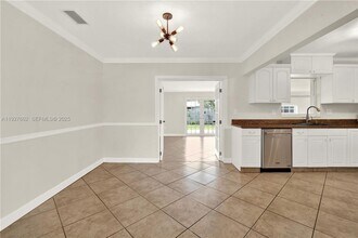 9312 SW 182nd St in Palmetto Bay, FL - Building Photo - Building Photo
