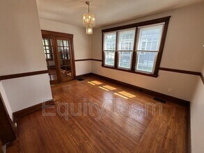 3823 Drake Ave in Cincinnati, OH - Building Photo - Building Photo