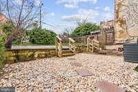 512 St Mary St photo'