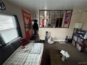 344 Clinton St, Unit Upper in Lockport, NY - Building Photo - Building Photo