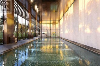 27-627 McMahon Dr in Toronto, ON - Building Photo - Building Photo
