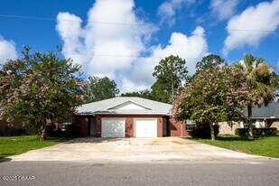 6 Ponderosa Ln in Palm Coast, FL - Building Photo