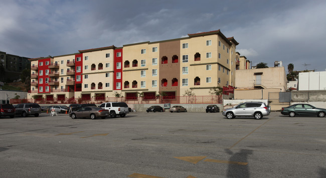 Yale Terrace in Los Angeles, CA - Building Photo - Building Photo