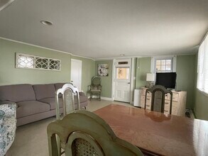 123 Atlantic Ave, Unit 1 in Salisbury, MA - Building Photo - Building Photo