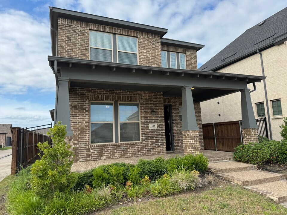 1508 Rose Willow Wy in Arlington, TX - Building Photo