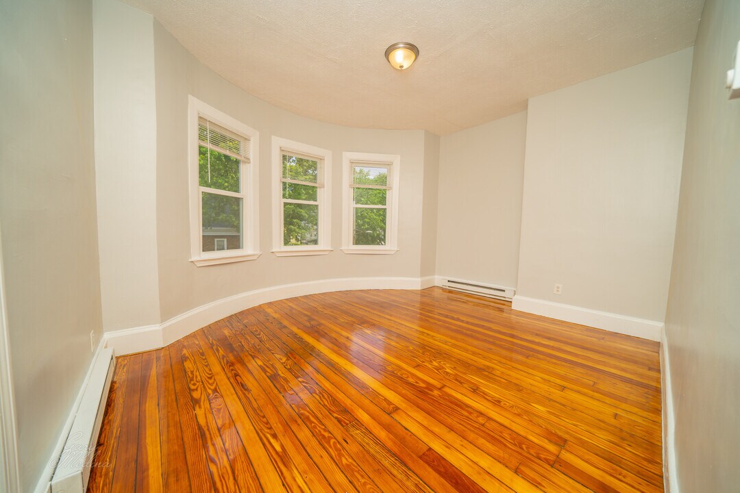 19 Chilcott Pl in Boston, MA - Building Photo