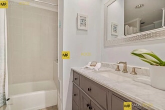 50 Beacon St, Unit 1R in Boston, MA - Building Photo - Building Photo