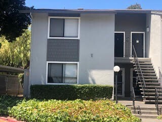 900 Cambridge Dr in Benicia, CA - Building Photo