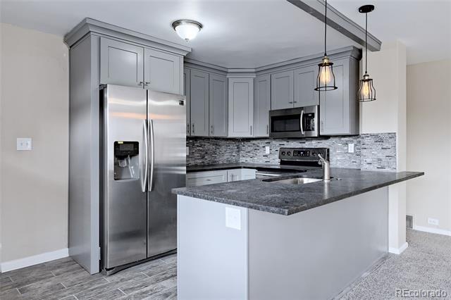 2201 S High St in Denver, CO - Building Photo - Building Photo