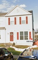 1892 Beegee Ct in Woodbridge, VA - Building Photo