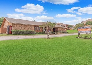 Sierra Nevada in Dallas, TX - Foto de edificio - Building Photo