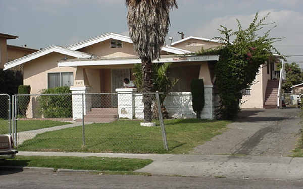 529 W 75th St in Los Angeles, CA - Building Photo