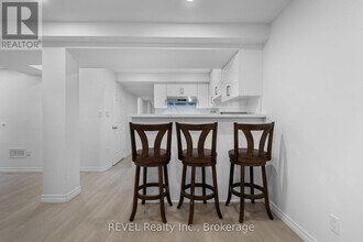 14 Michaela Crescent in Pelham, ON - Building Photo - Building Photo