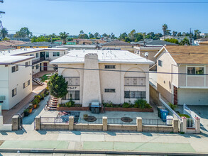 12527 Oxford Ave in Hawthorne, CA - Building Photo - Building Photo