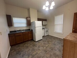 1607 N Roosevelt Ave in Bloomington, IL - Building Photo - Building Photo