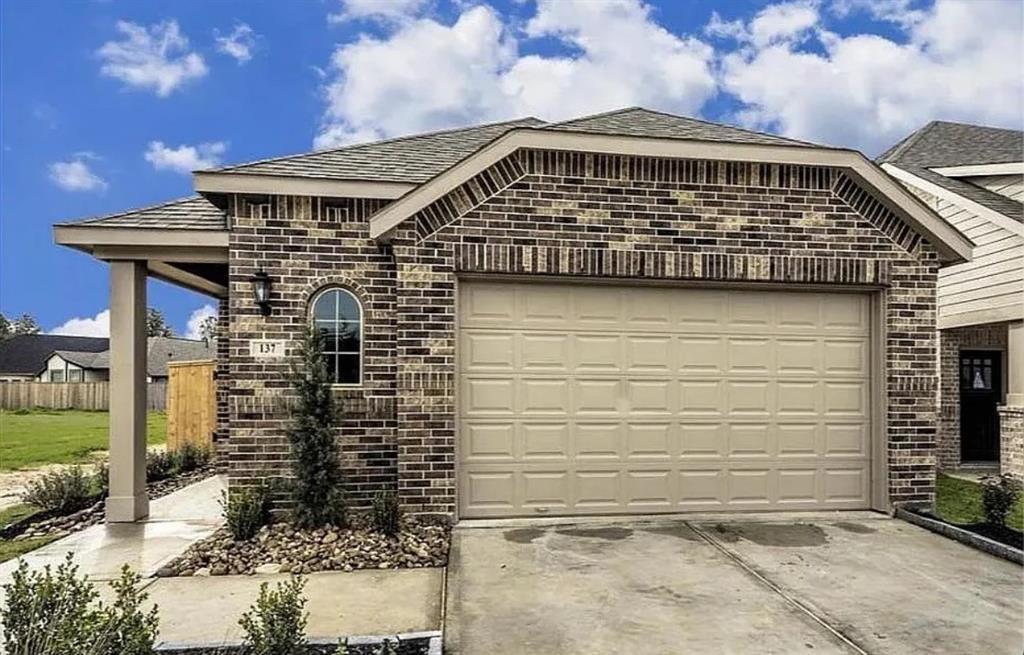 137 Emory Birch in Montgomery, TX - Building Photo