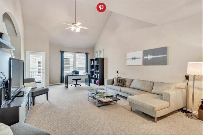 1719 Stuart St in Houston, TX - Foto de edificio - Building Photo