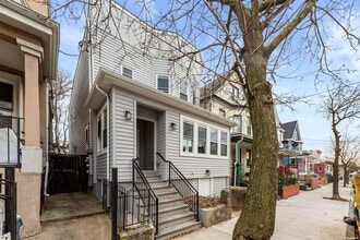 32-17 105th St in Queens, NY - Building Photo - Building Photo