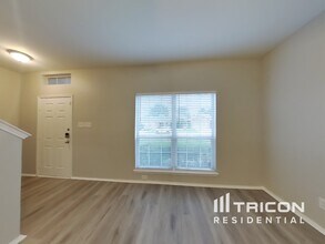 10512 Fossil Hill Dr in Fort Worth, TX - Building Photo - Building Photo