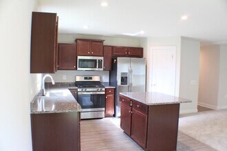 109 S Peak Dr in McGaheysville, VA - Building Photo - Building Photo