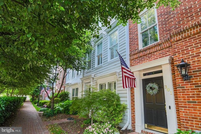 property at 303 S Henry St
