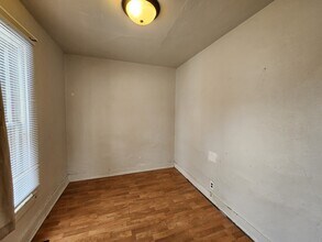 403 9th Ave SW in Independence, IA - Building Photo - Building Photo