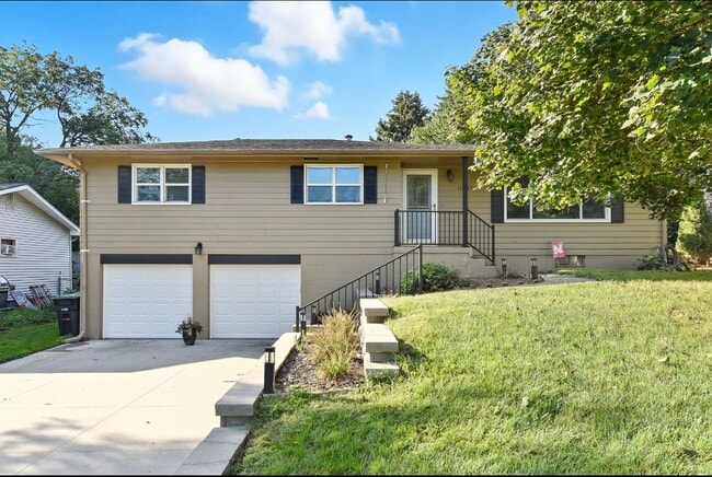 property at 11021 Spring St