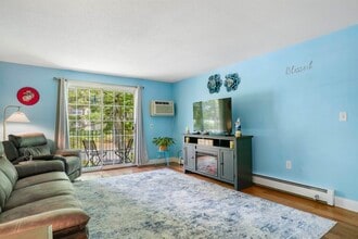 2 Autumn Leaf Dr in Nashua, NH - Building Photo - Building Photo