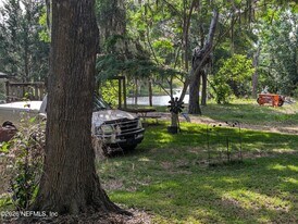 183 Sherman Dr Cir in Interlachen, FL - Building Photo