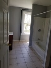 19 Circular Ave, Unit 19 in Pittsfield, MA - Foto de edificio - Building Photo
