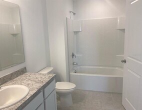 521 Madison Dr in Davenport, FL - Building Photo - Building Photo