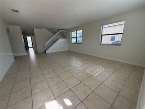 3501 W 92nd Pl in Hialeah, FL - Building Photo - Building Photo