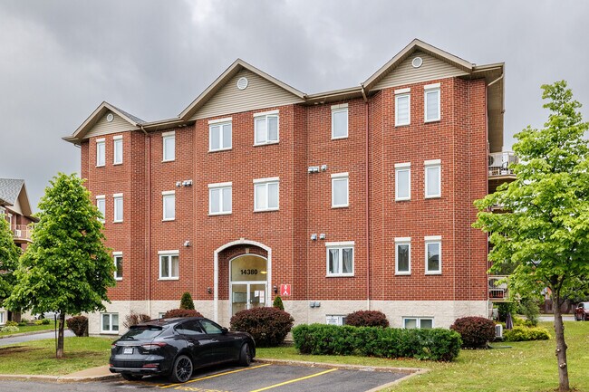 14380 Jolicoeur Rue in Pierrefonds, QC - Building Photo - Primary Photo