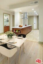 10700 Wilshire Blvd in Los Angeles, CA - Building Photo - Building Photo