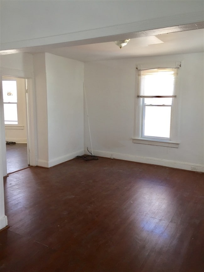 23 Williams Ave, Unit 2 in Jersey City, NJ - Building Photo - Building Photo