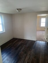 29 E Walnut St, Unit 2 bedroom in Taunton, MA - Building Photo - Building Photo