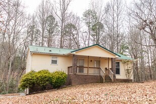 160 Crump St in Connelly Springs, NC - Building Photo