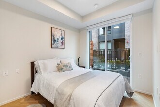 745 W 49th Ave in Vancouver, BC - Building Photo - Building Photo