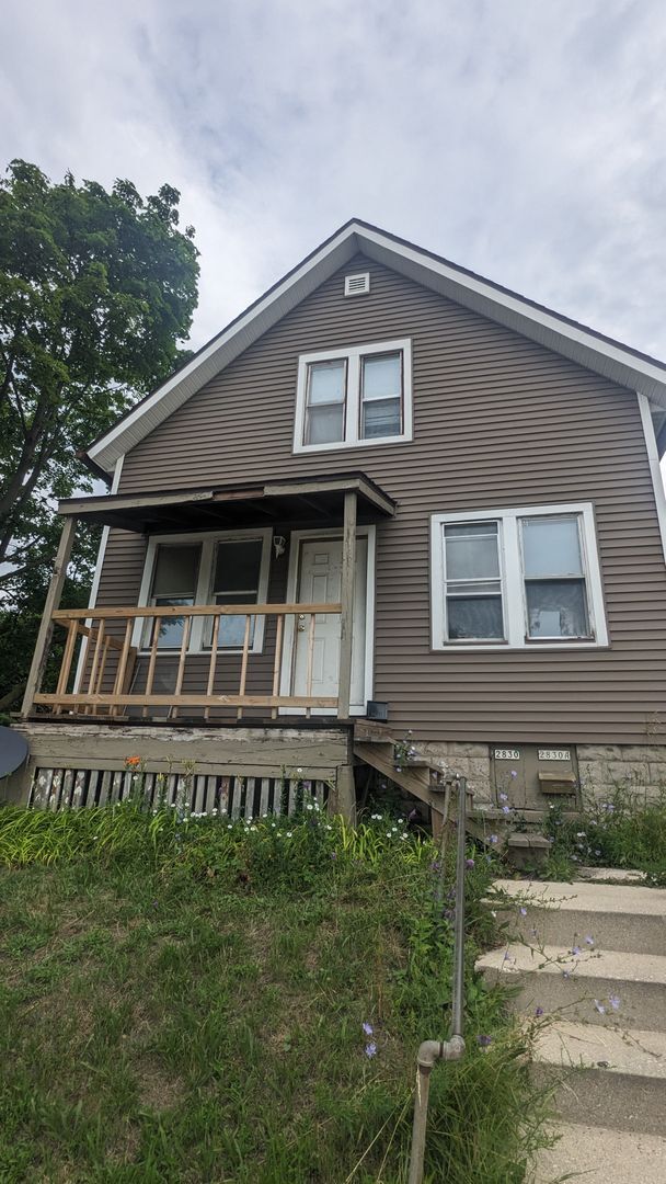 property at 2830 W St Paul Ave