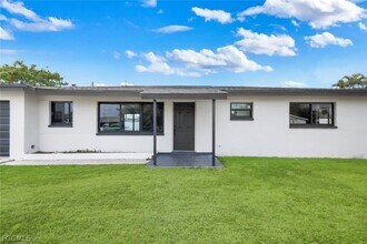 1389 Pine Ave in North Fort Myers, FL - Building Photo - Building Photo